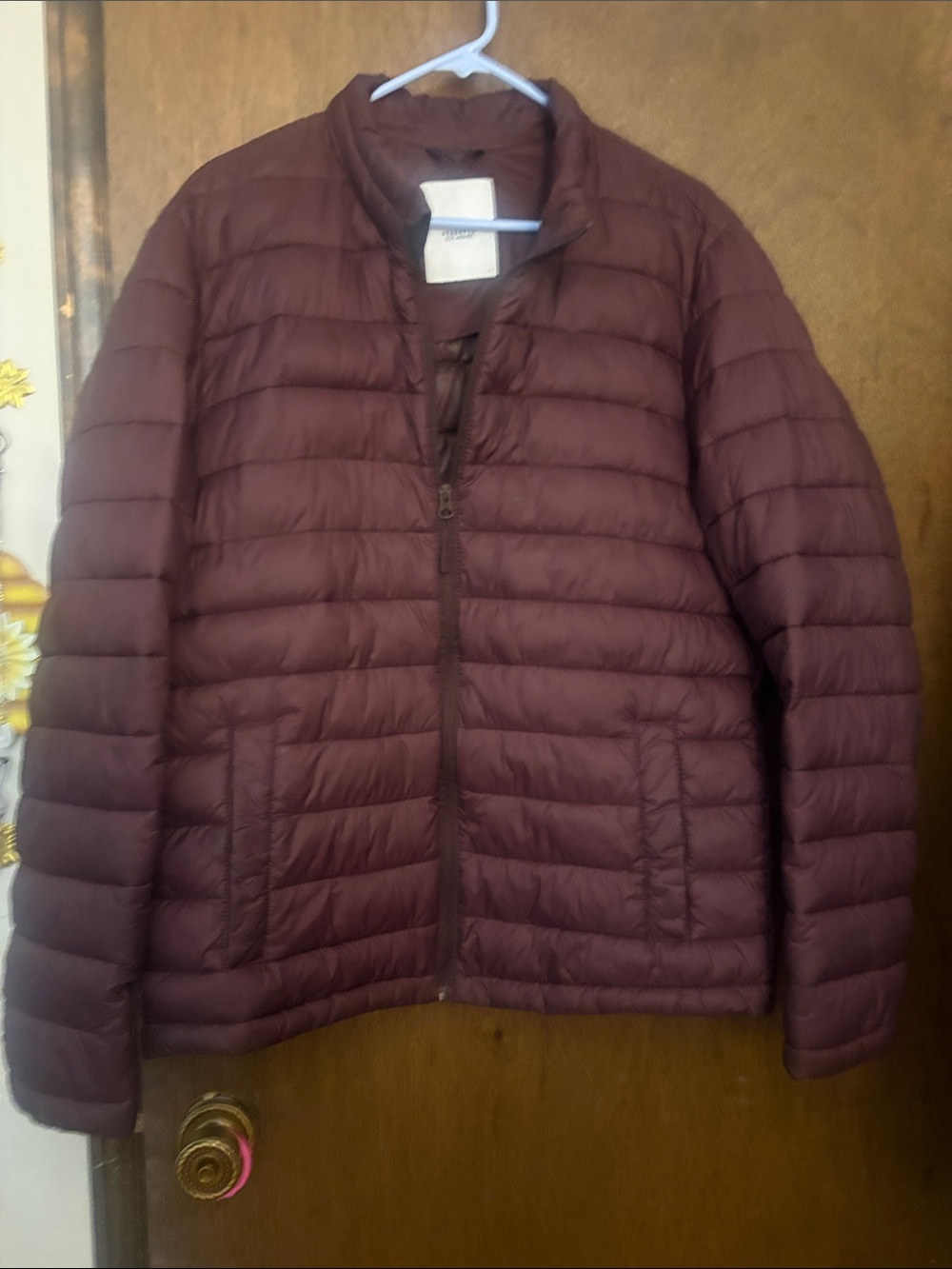 Women's Lightweight Quilted Puffer Jacket in Wine